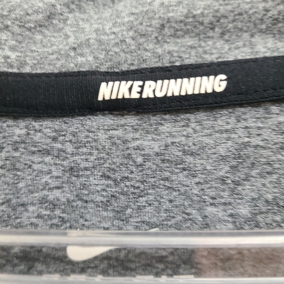 NIKE Dri Fit Reflective We Run 1/4 Zip Gray Jacket Size Medium - Picture 10 of 10